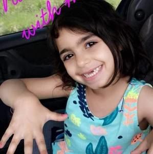 Meet your Posher, Zahra